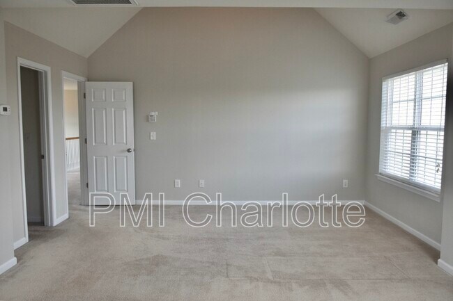 Building Photo - 307 Glennallen Rd