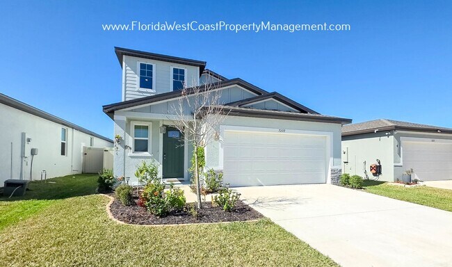 Building Photo - BRILLIANT and SPACIOUS! 4 BEDROOM/2.5 BATH PLUS LARGE BONUS-FLEX SPACE and FENCED YARD!