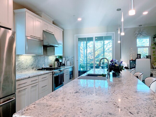 Building Photo - 5967 Raleigh Rd