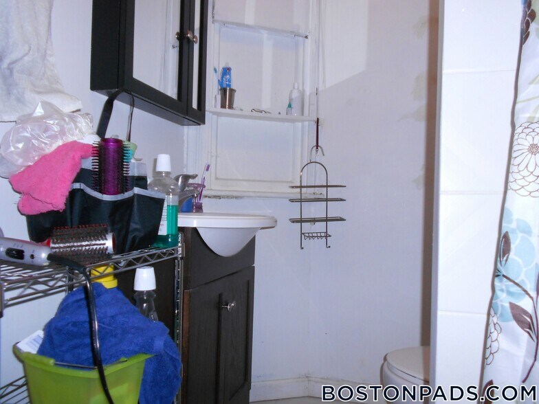 Building Photo - 35 Brookline St