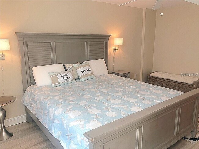 Building Photo - 400 Island Way