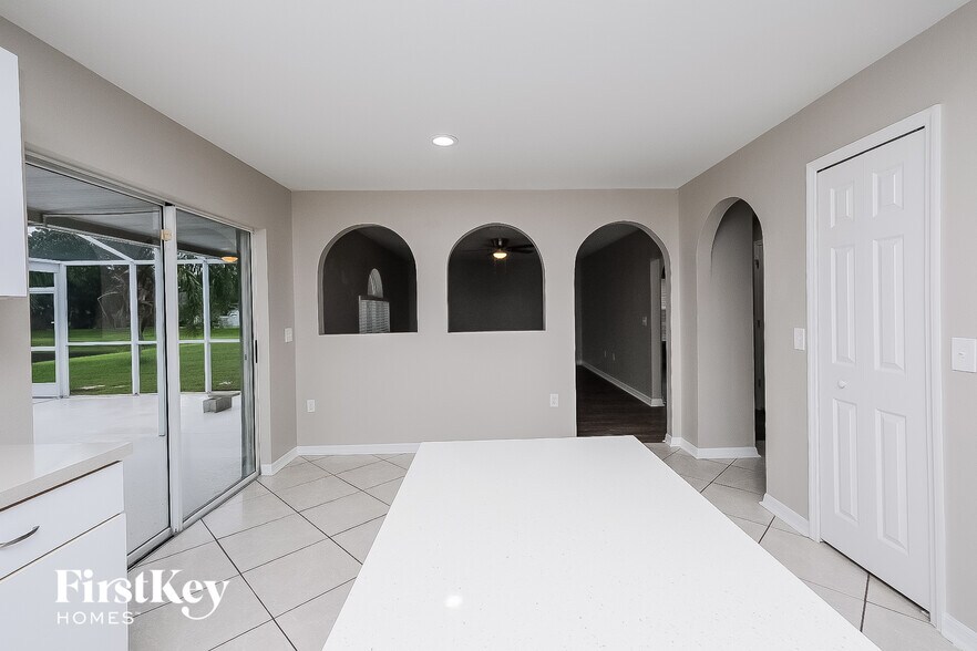 Building Photo - 6409 Gondola Dr