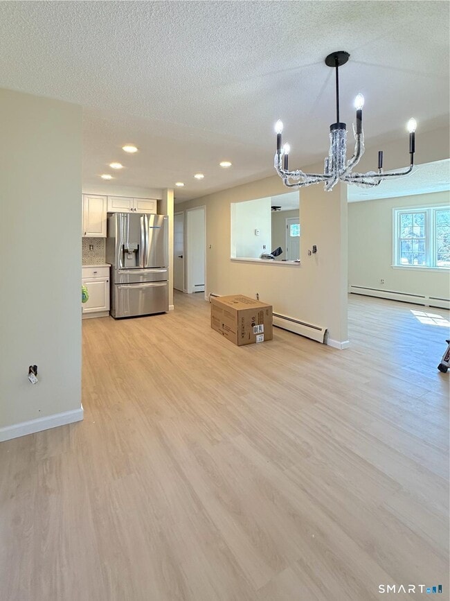 Building Photo - 47 Crestwood Dr