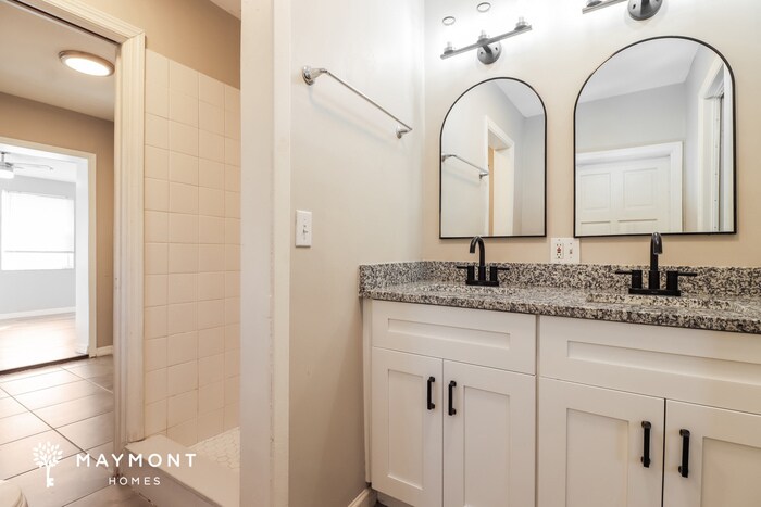 Building Photo - 1023 San Pedro Dr