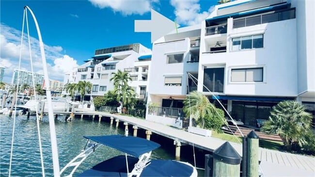 Building Photo - 456 Poinciana Island Dr