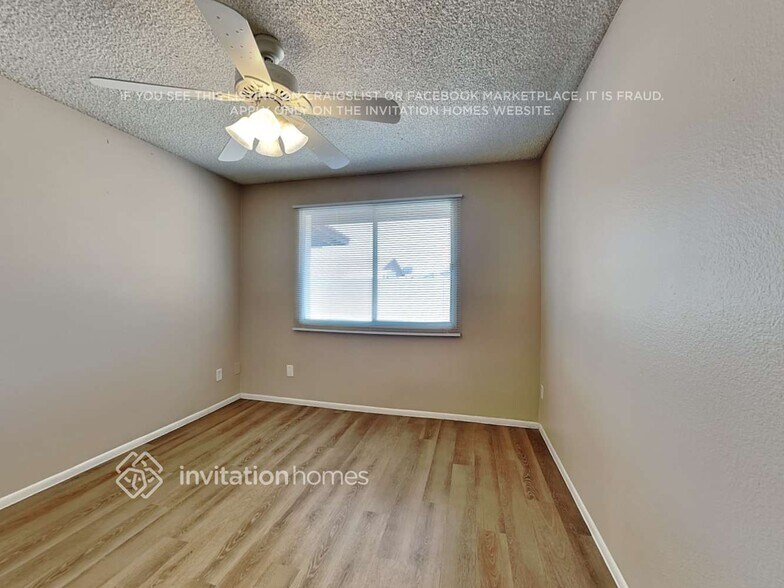 Building Photo - 4438 W Mercer Ln