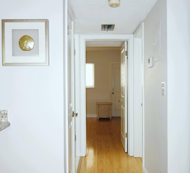 Building Photo - 2020 Terra Mar Dr