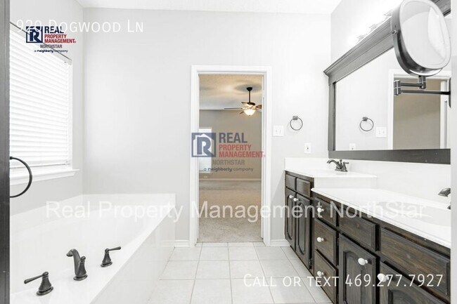 Building Photo - 920 Dogwood Ln