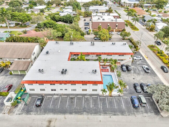 Building Photo - 2201 NE 36th St