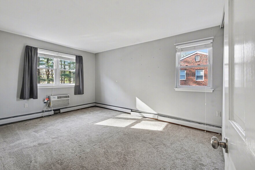Building Photo - 333 Lacey Ave
