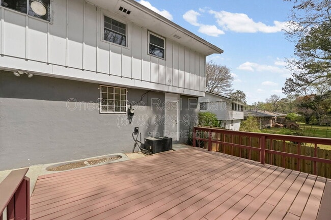 Building Photo - 4410 Carrollwood Dr