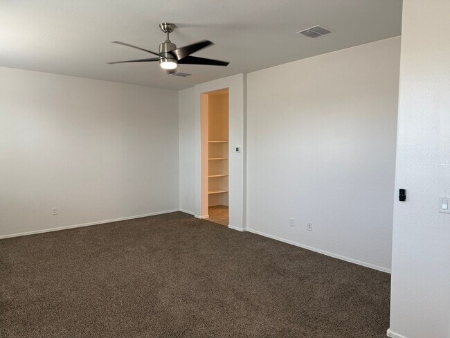 Building Photo - 1086 W Avalon Canyon Dr