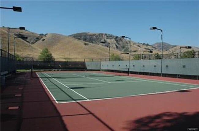 Building Photo - Stunning Porter Ranch S&S home centrally located