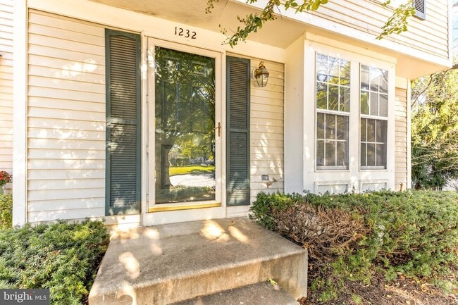 Building Photo - 1232 Quaker Ridge Dr