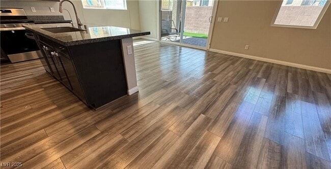 Building Photo - 6387 Ashland Crst St