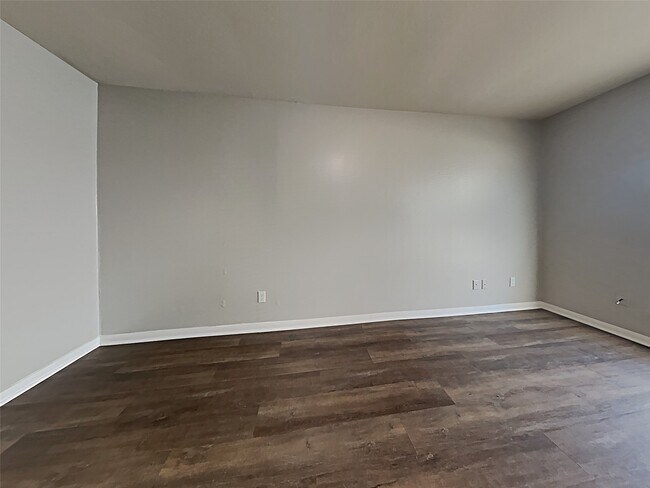 Building Photo - 6737 Tournament Dr