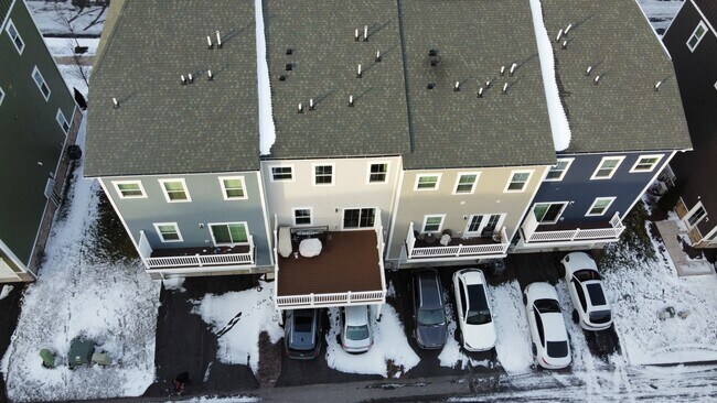 Building Photo - 3010 Mahican Cir