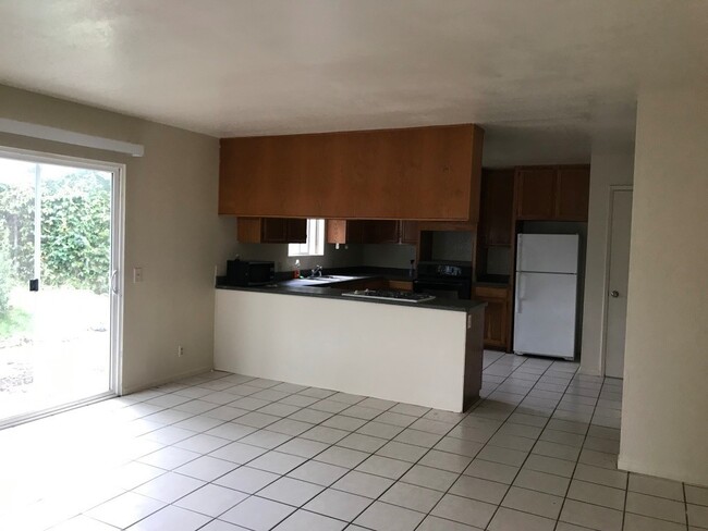 Building Photo - 850 Camino Lindo