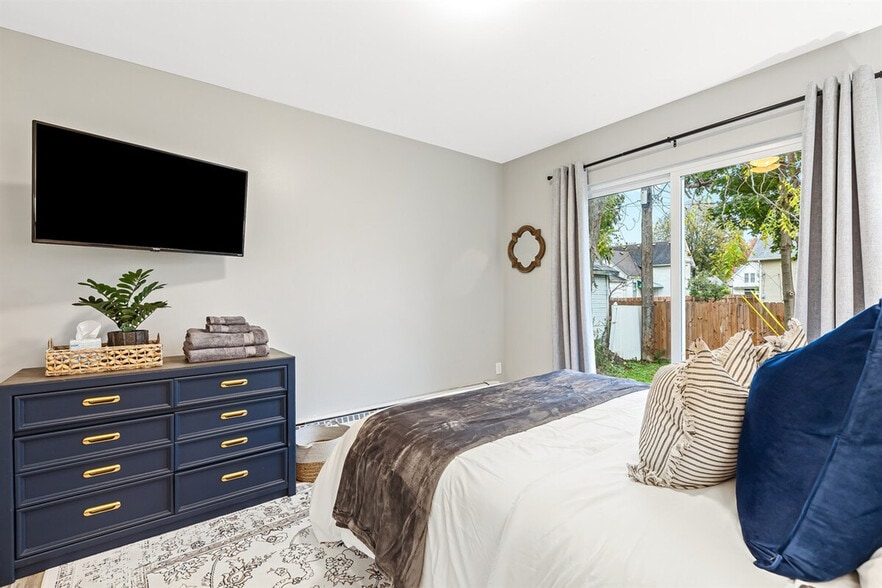 Building Photo - 53 Hollywood Ct