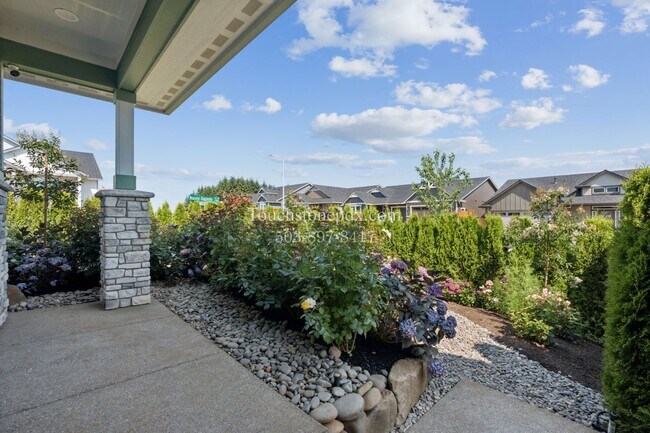 Building Photo - Stunning 3 BD, 2 BA Salem Home with Elegant Finishes!