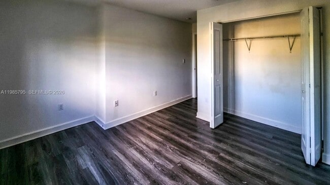 Building Photo - 470 NE 194th Terrace