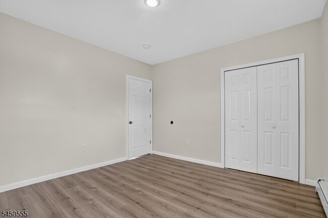 Building Photo - 518 Springfield Ave