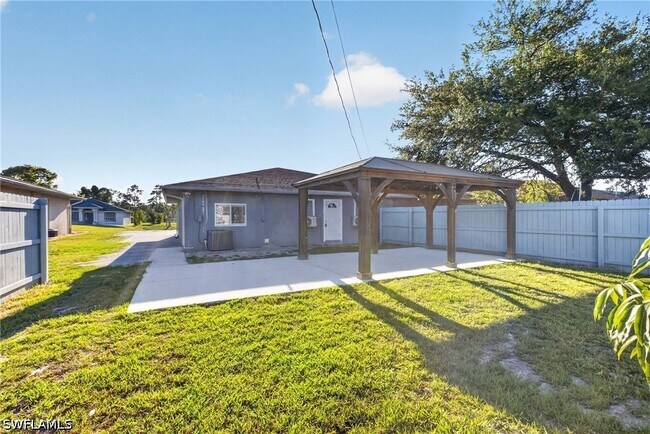 Building Photo - 2400 55th Terrace SW