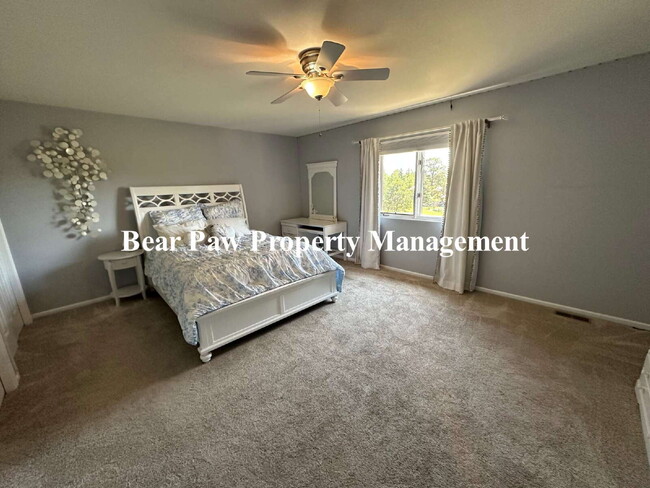 Building Photo - Beautiful FURNISHED Home in Hiwan!!