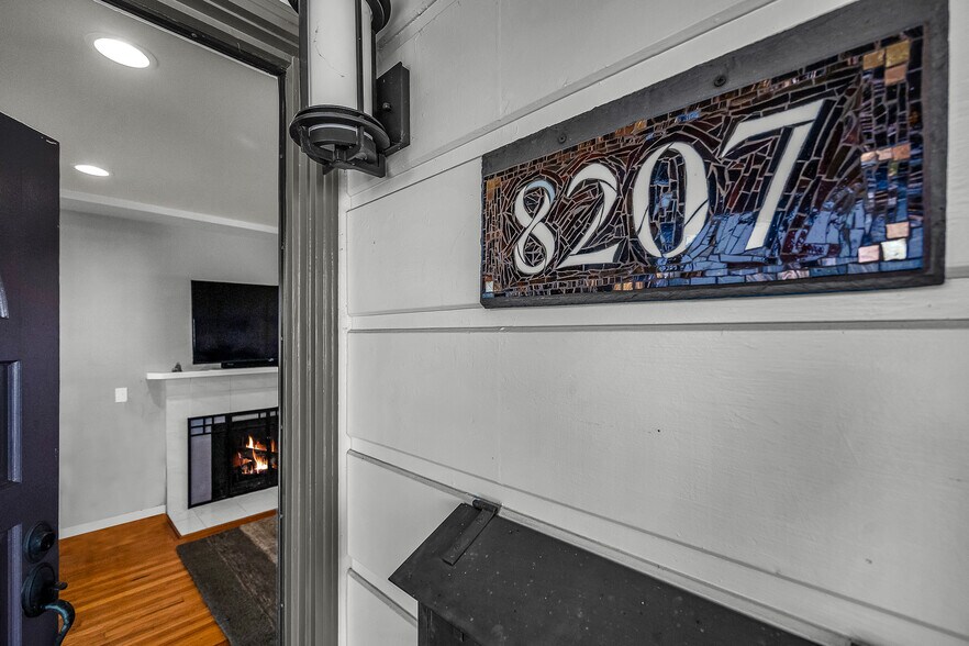 Building Photo - 8207 Stewart Ave