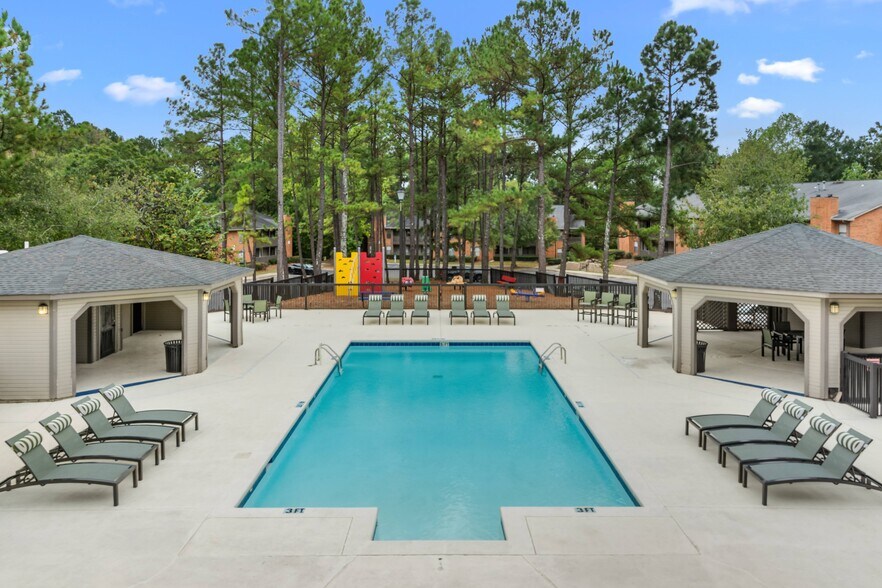 Building Photo - Riverchase Landing