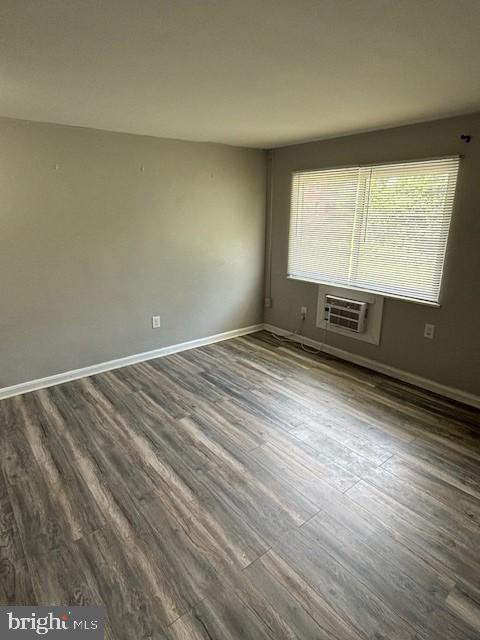 Building Photo - 27 E Main St