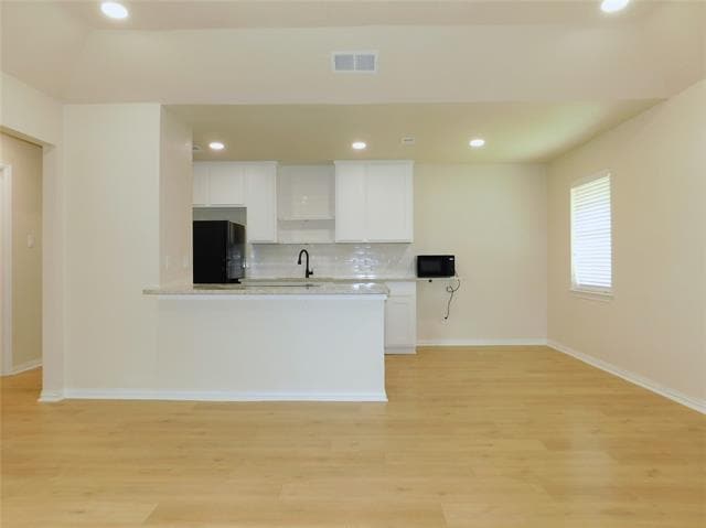 Building Photo - 9258 Burbank Dr