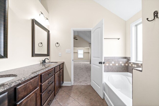 Building Photo - 2976 McManus Cir