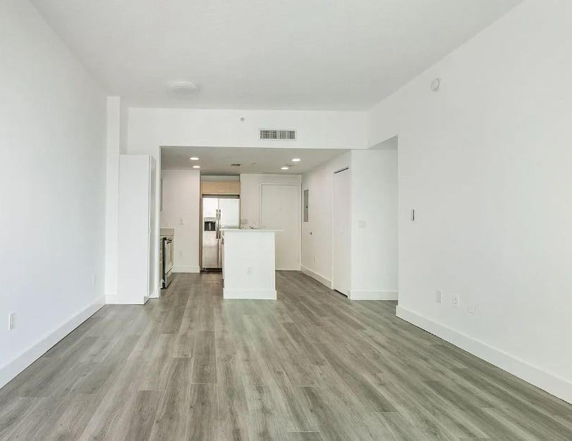 Building Photo - 350 NE 24th St