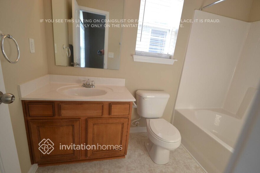 Building Photo - 5420 Wyalong Dr