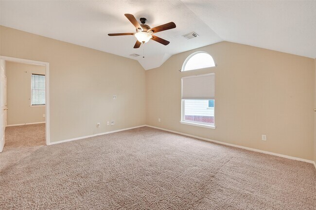 Building Photo - 2203 Lakewind Ln