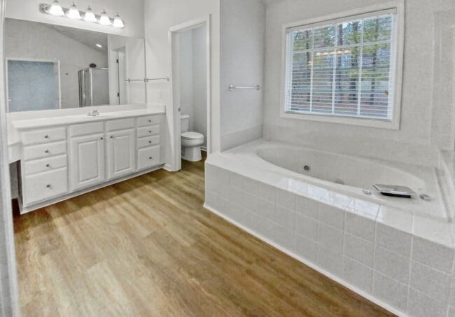 Building Photo - 1115 Fountain Crest Dr