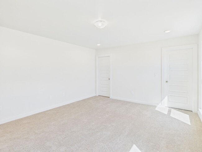 Building Photo - 3007 Farmyard Dr