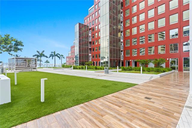 Building Photo - 1541 Brickell Ave