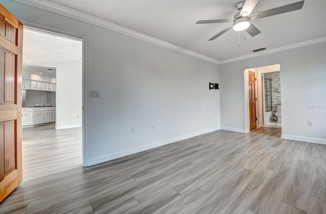 Building Photo - 12 Brentwood Ln