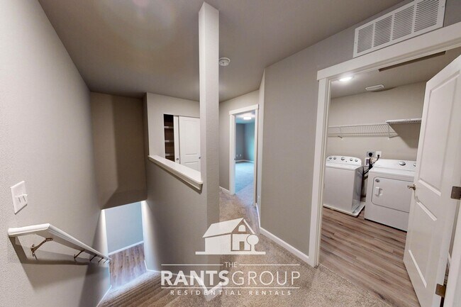 Building Photo - 694R