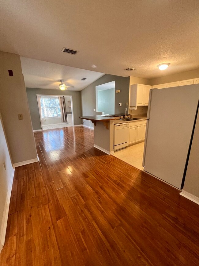 Building Photo - 39209 Harbour Vista Cir