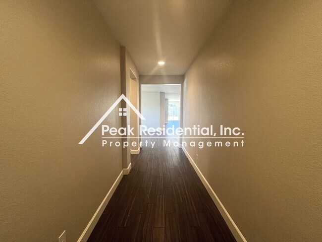 Building Photo - Spacious 4bd/3ba Elk Grove Home!