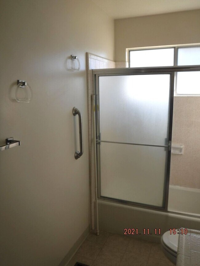 Building Photo - 2465/2475 Pillsbury Road (Duplex)