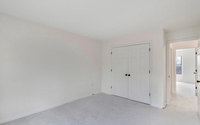 Building Photo - 4100 Ulster Rd