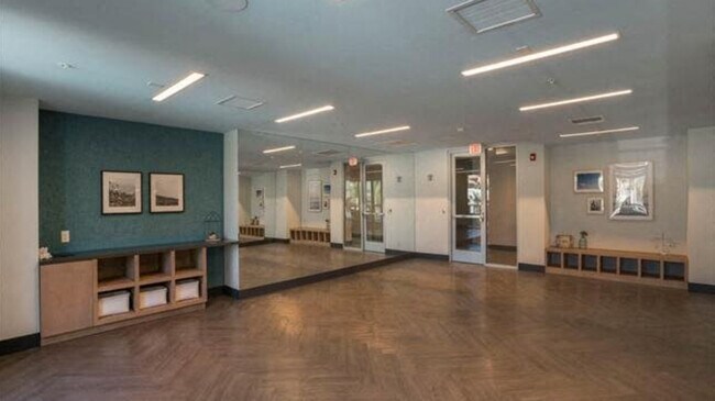 Building Photo - 5080 Camino Del Arroyo