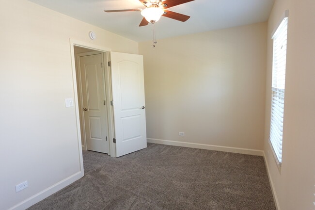 Building Photo - 116 Colonial Pkwy