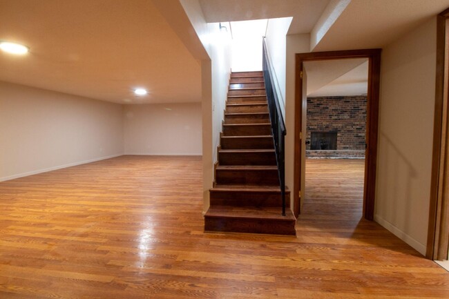 Building Photo - 4 Bed 3 Bath 2 Car Garage