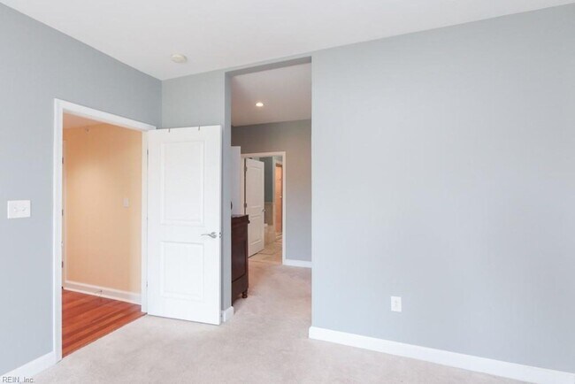 Building Photo - Tanner's Landing