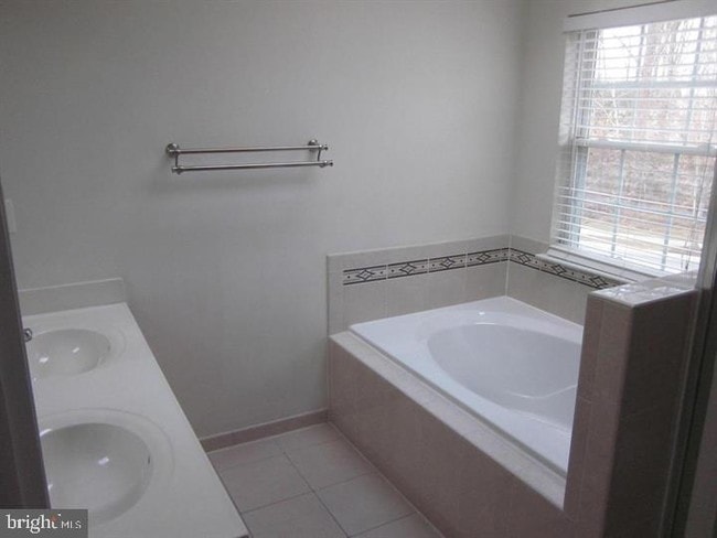 Building Photo - 635 Baystone Ct